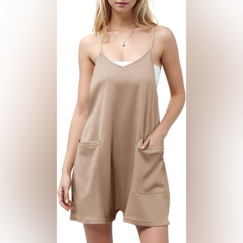 Sleeveless Shorts Romper sz M